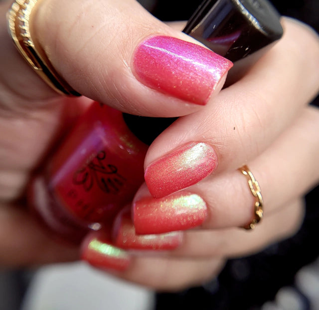 Phoenix- She's EVERYTHING- She Has a Pulitzer