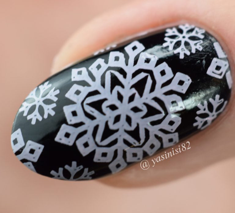 B. loves plates- Stamping Polish- BLP44 B. a Frozen Heart