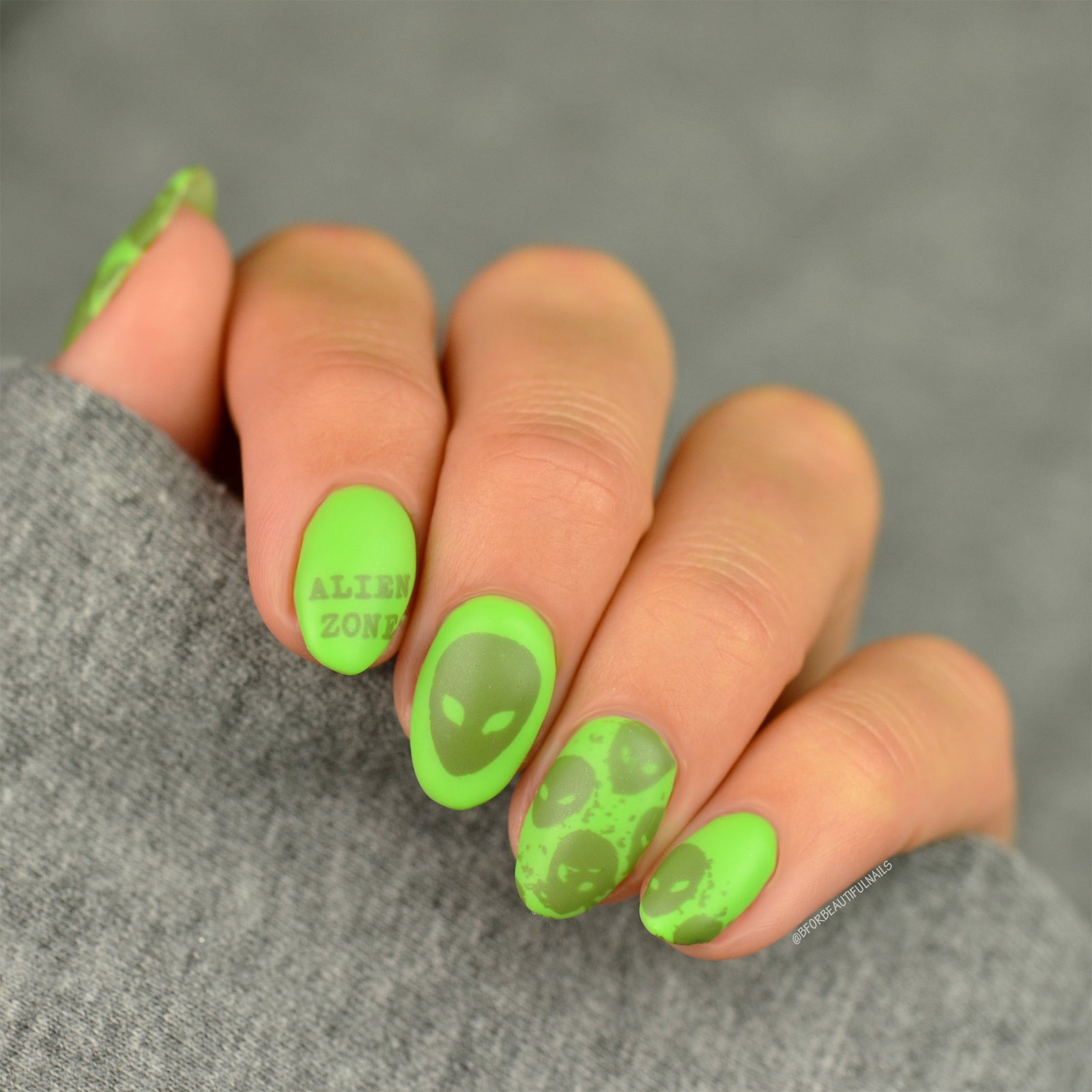 B. loves plates- Stamping Plates- B.mini UFO