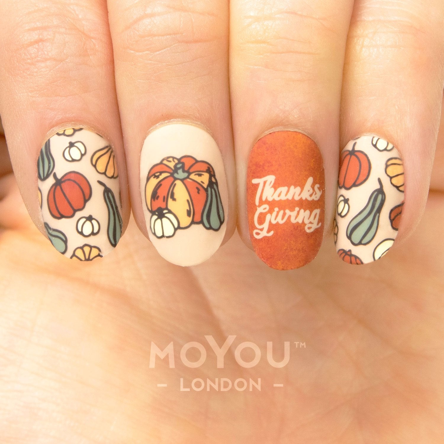 MoYou London- Fall in Love- 11