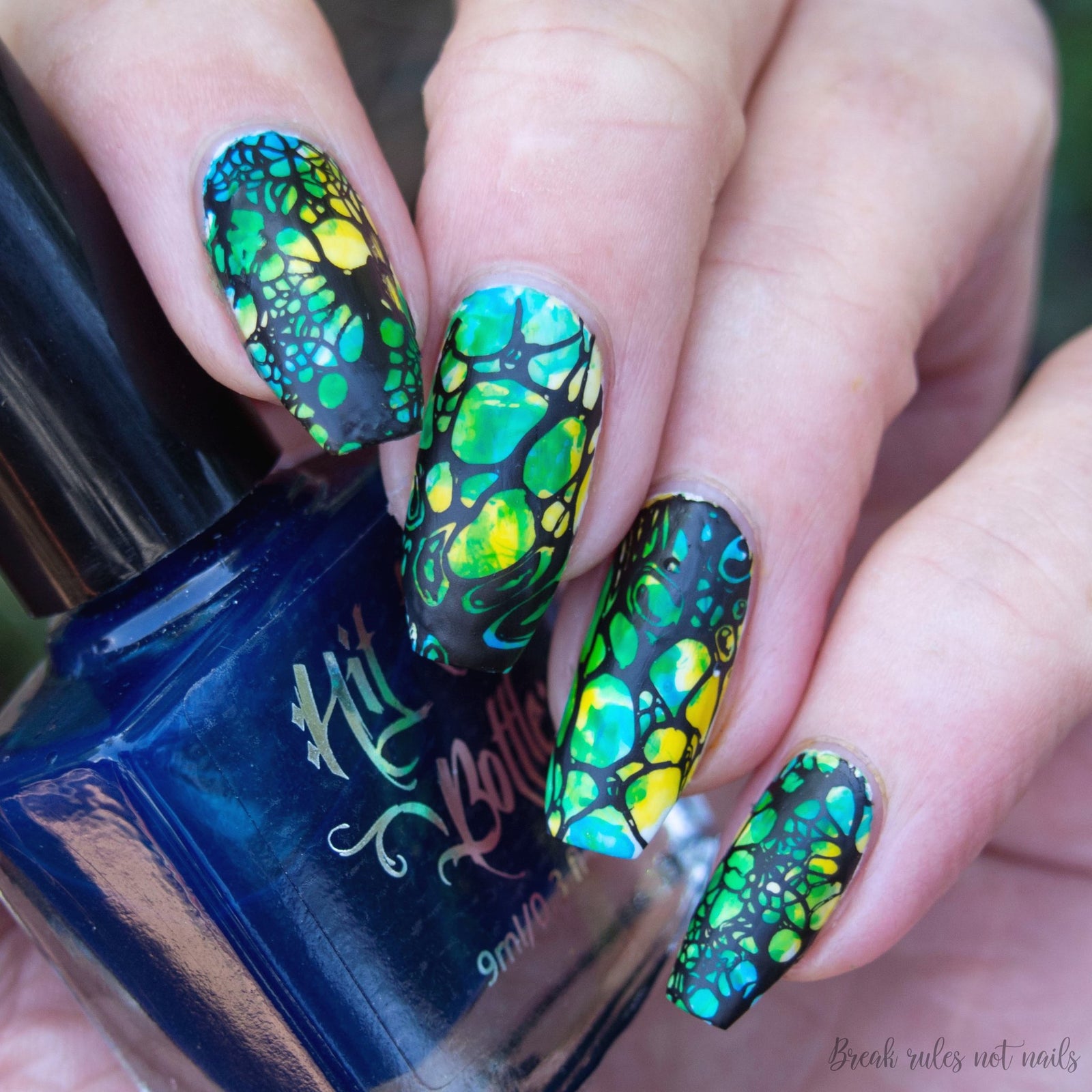 Hit the Bottle- Stamping Plate- Go with the Flow 01