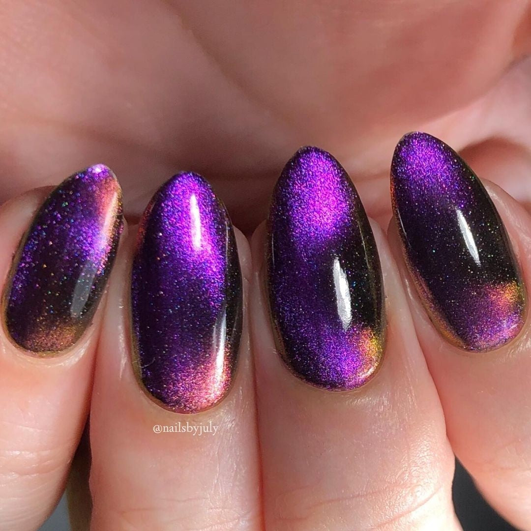 By Vanessa Molina- New Magnetics- Nefertiti