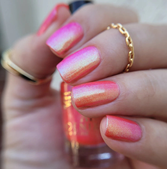 Phoenix- She's EVERYTHING- She Has a Pulitzer