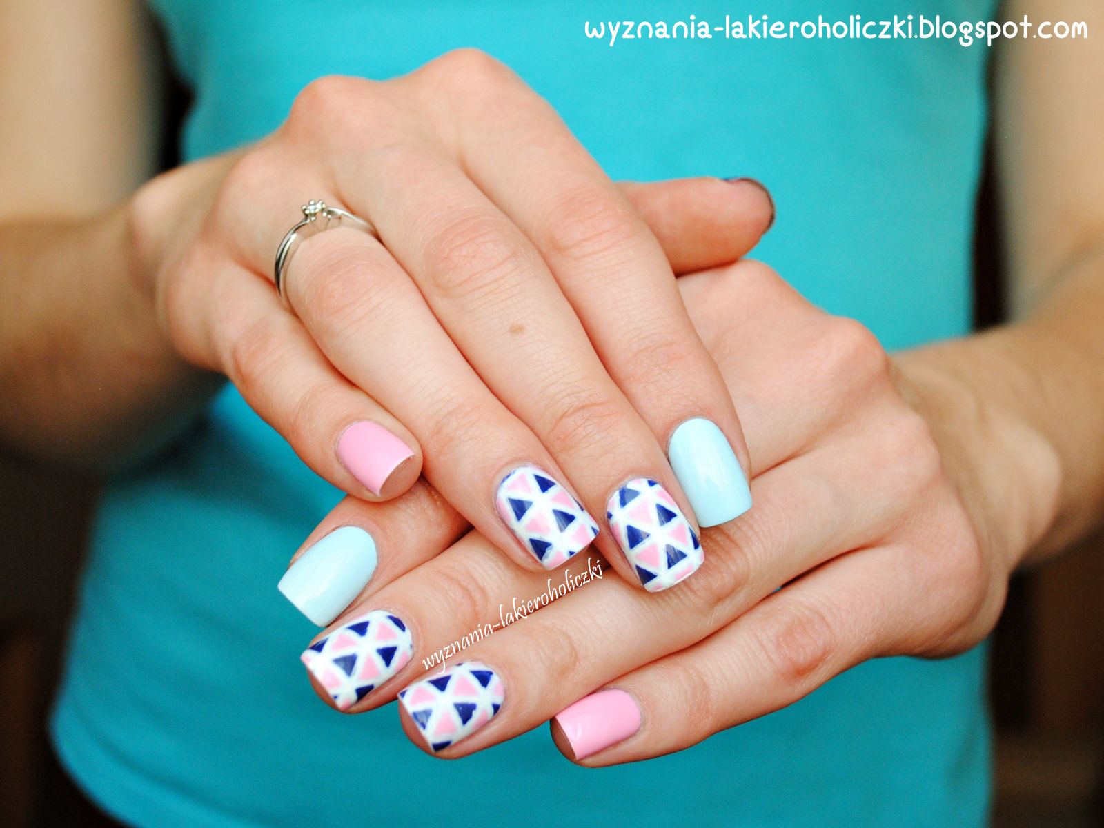 B. loves plates- Stamping Plates- B.01 geometry is perfect