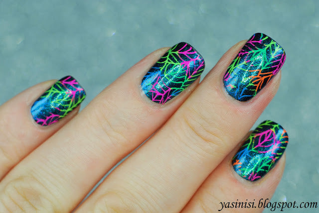 B. loves plates- Stamping Plates- B.04 leaves of happiness