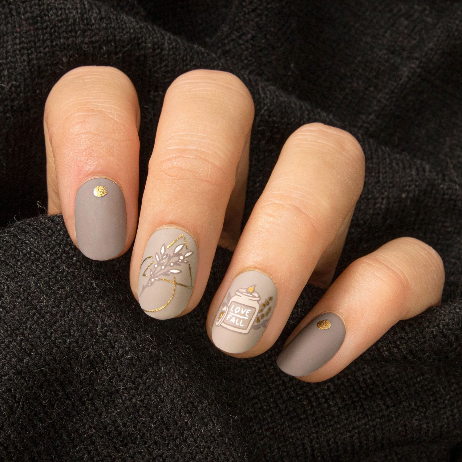 MoYou London- Fall in Love- 08