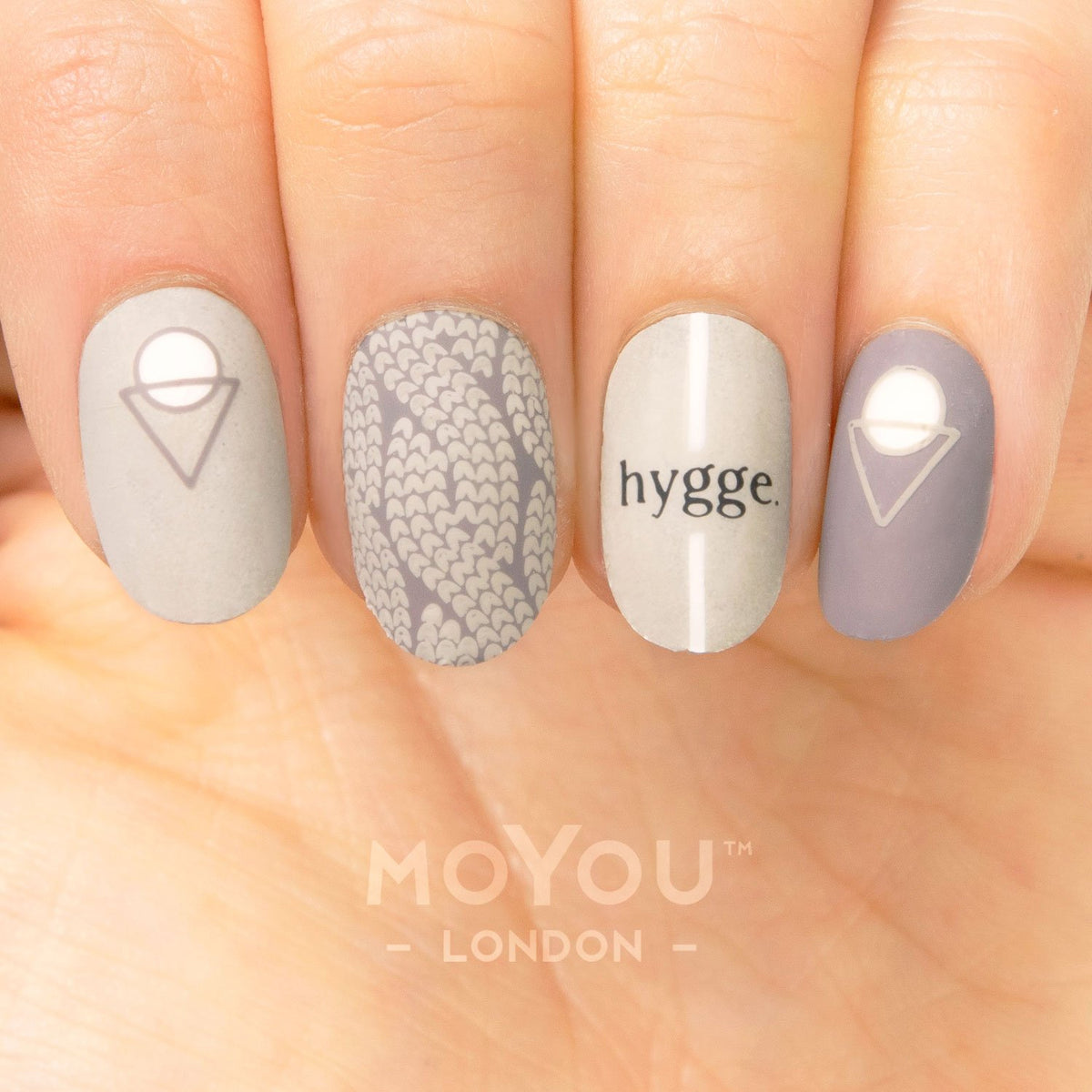 MoYou London- Fall in Love- 08