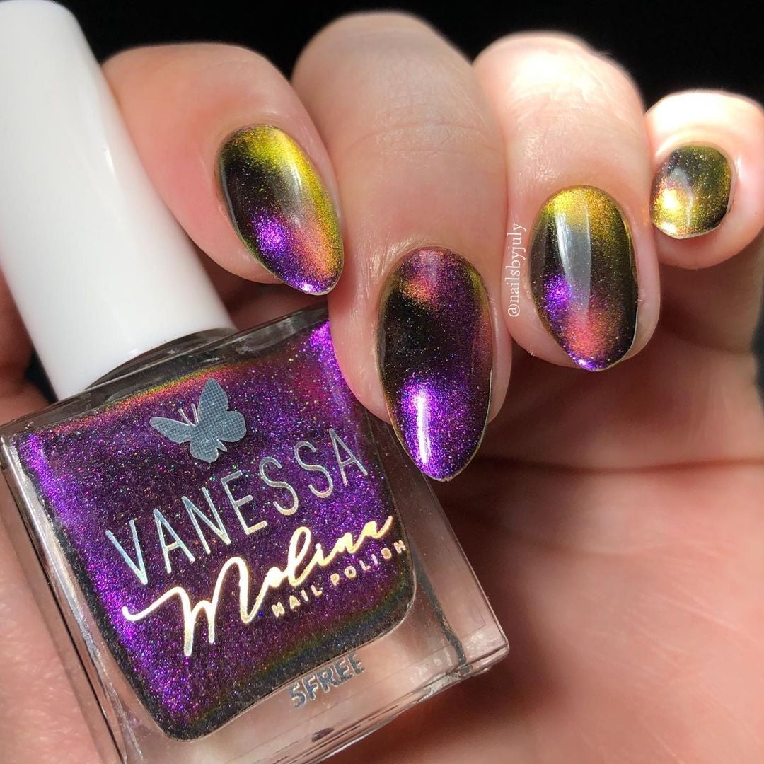 By Vanessa Molina- New Magnetics- Nefertiti